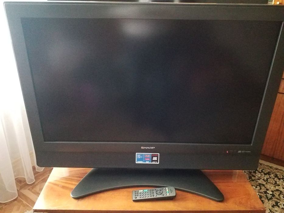 Японский телевизор " SHARP" 37"