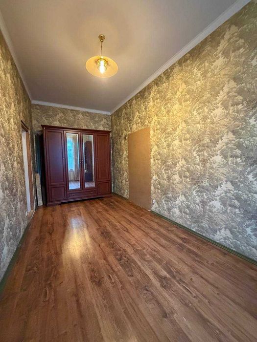 Продам 2 кімнатну квартиру в центрі, Мала Житомирська 15а, Майдан