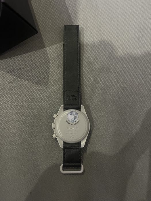 Relógio swatch x omega mission to the moon