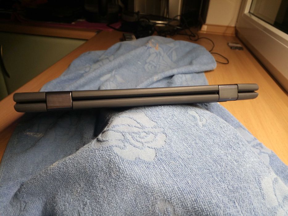 lenovo 300e,11,6" ram 4gb,dysk 32 gb,4 rdzenie x2,1ghz,ładowarka-usb c