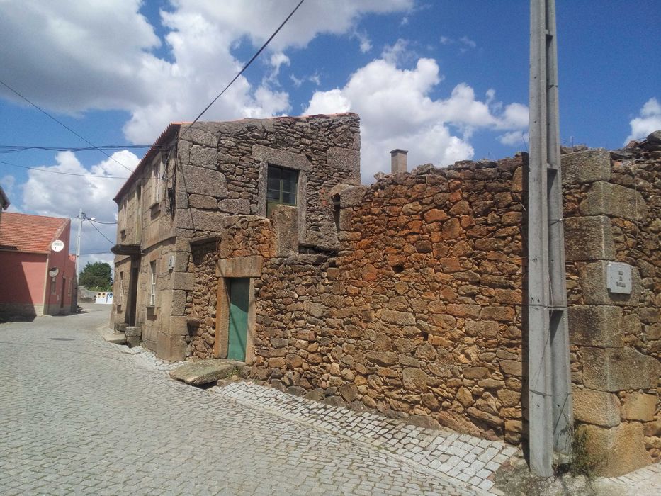 Vende Moradia T3 em Freixeda do Torrão, Figueira de Castelo Rodrigo