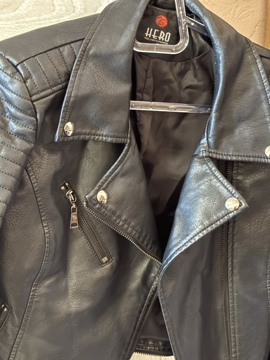 Шкіряна куртка коротка