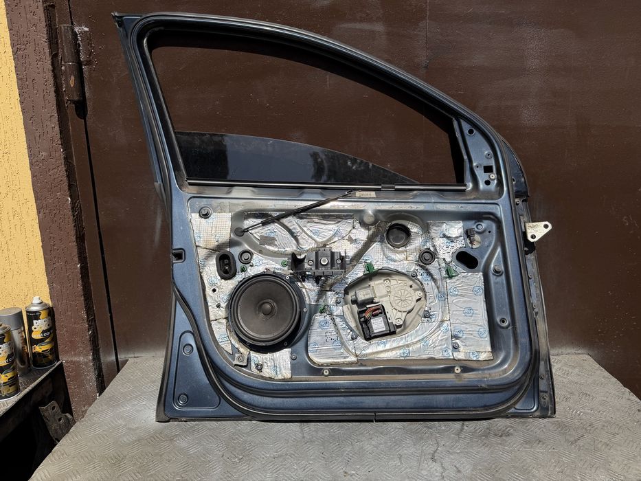 Дверь в сборе водителя Гольф 5 volkswagen golf 2008 год