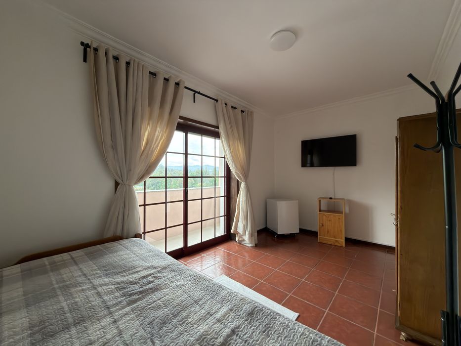 Quarto para Arrendar em Famalicão