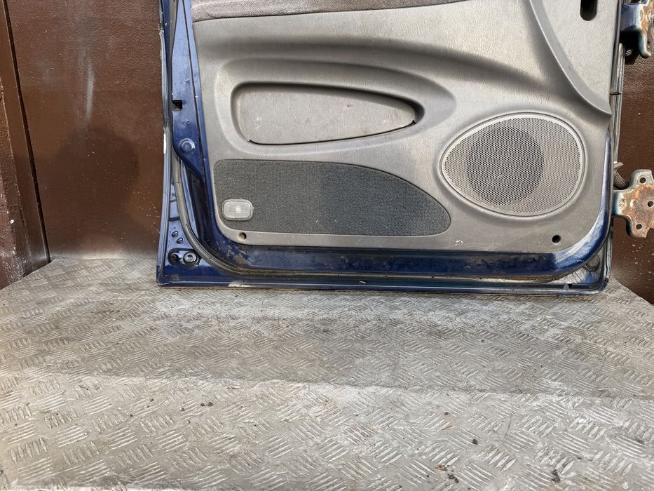 Дверь водителя  карнивал kia carnival 98год