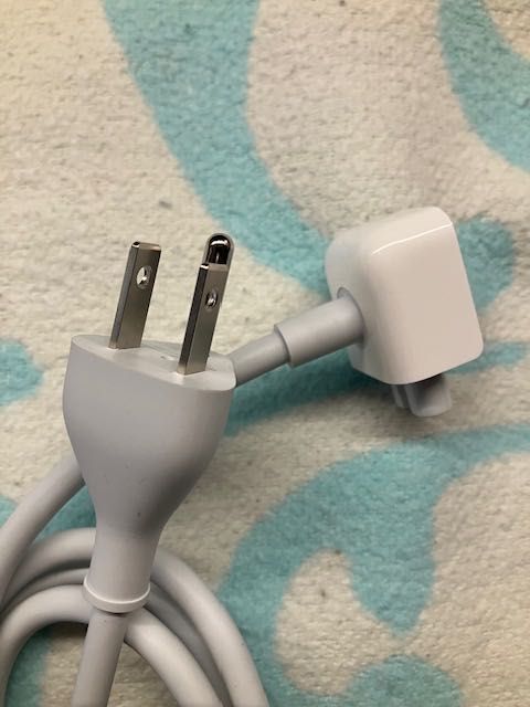 Шнур живлення MacBook
