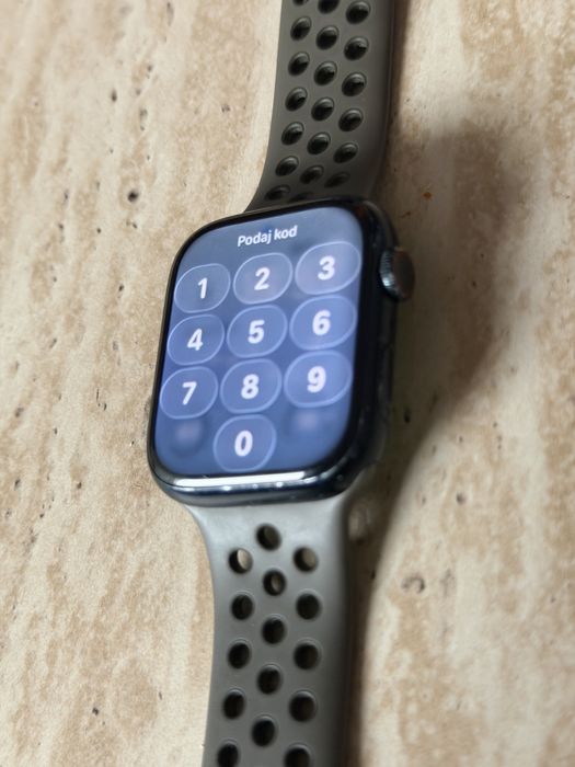 Apple Watch Series 7 / 45 mm / GPS + Cellular