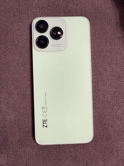 Мобильный телефон ZTE V50