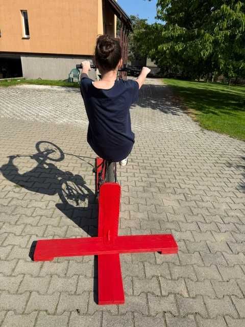 Stelaż do nauki Manuala lub Wheelie