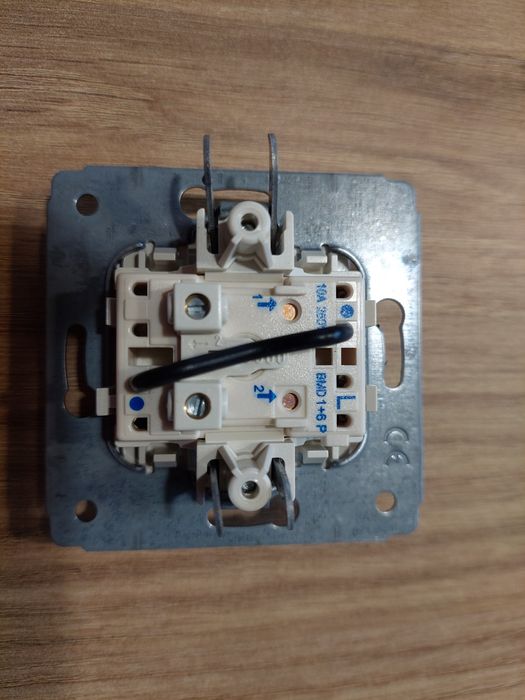 Przycisk roletowy biały NOWY  "LEGRAND" Cariva