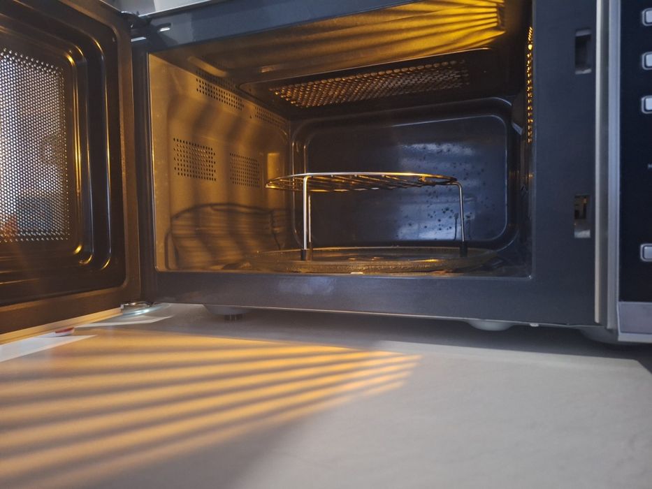 Kuchenka mikrofaliwa amica