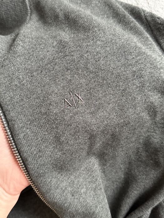 Сірий светр на замку armani exchange