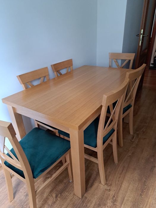 Stół i 6 krzeseł drewno