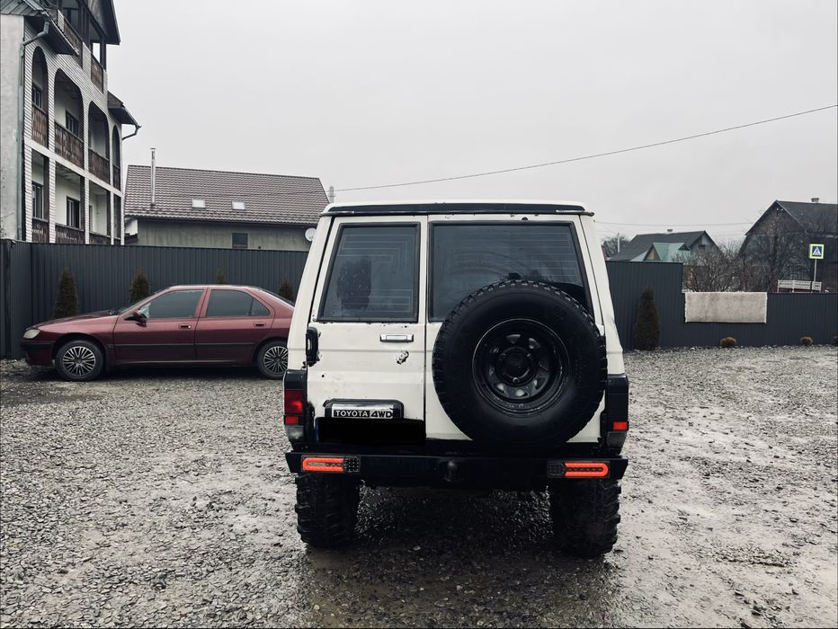 TOYOTA Land Cruiser 70 2.4 TDI