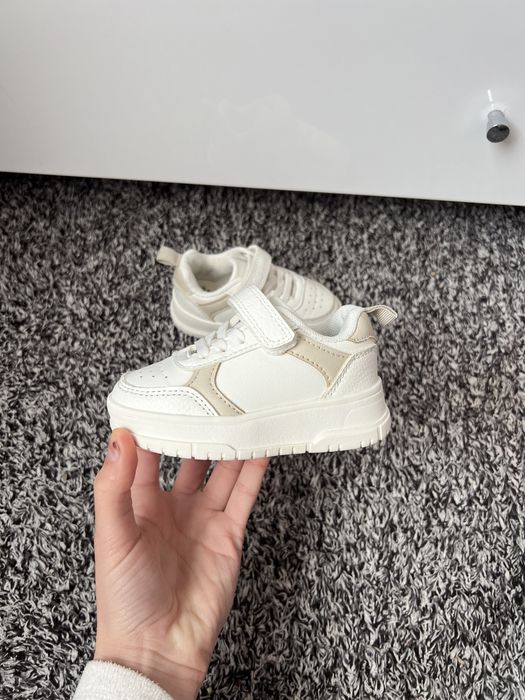 Кросівки дитячі 22 розмір primark