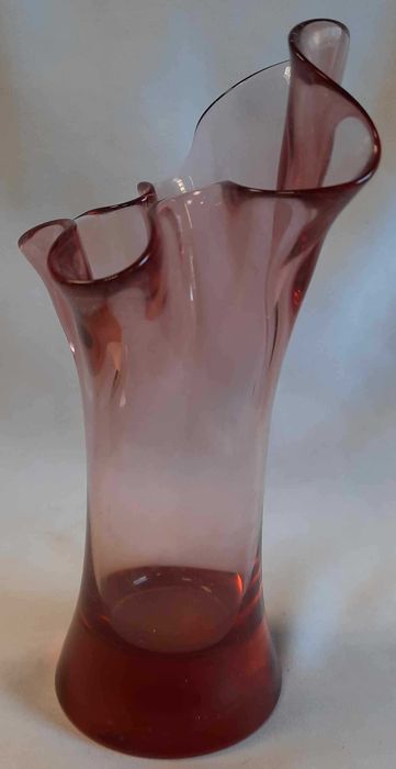 Czerwony Wazon Falbana Szkło Vintage PRL