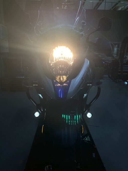Suzuki V-STORM 650 XT de 2023 com 9mil kms
