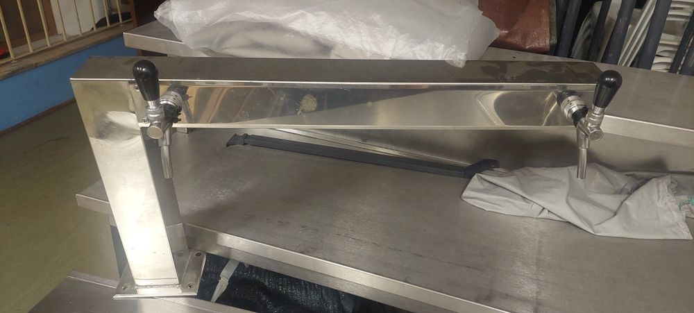 Torre de cerveja lateral