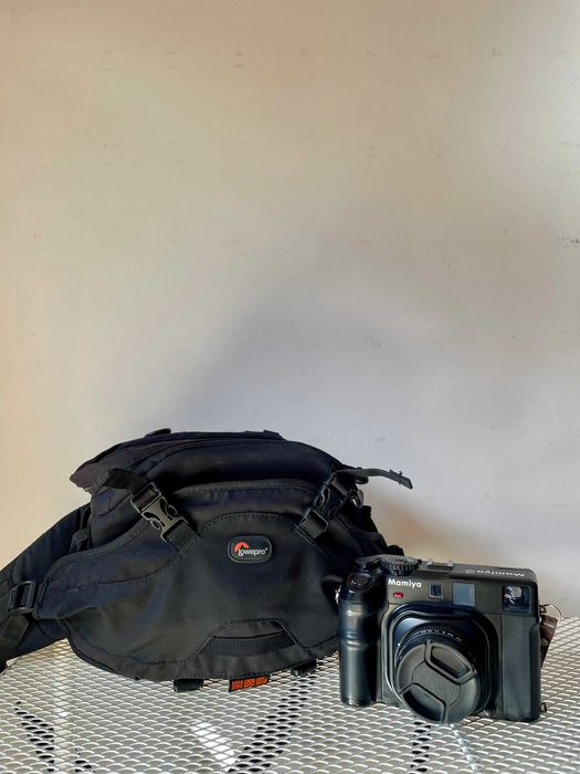 Aparat Mamiya 6 (75mm f/3.5) + torba Lowepro Inverse 100 AW