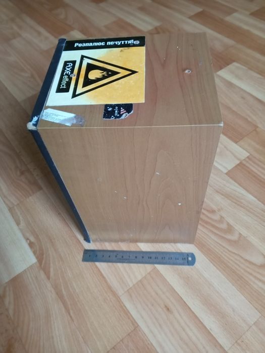 Корпус колонки з фазоінвертором