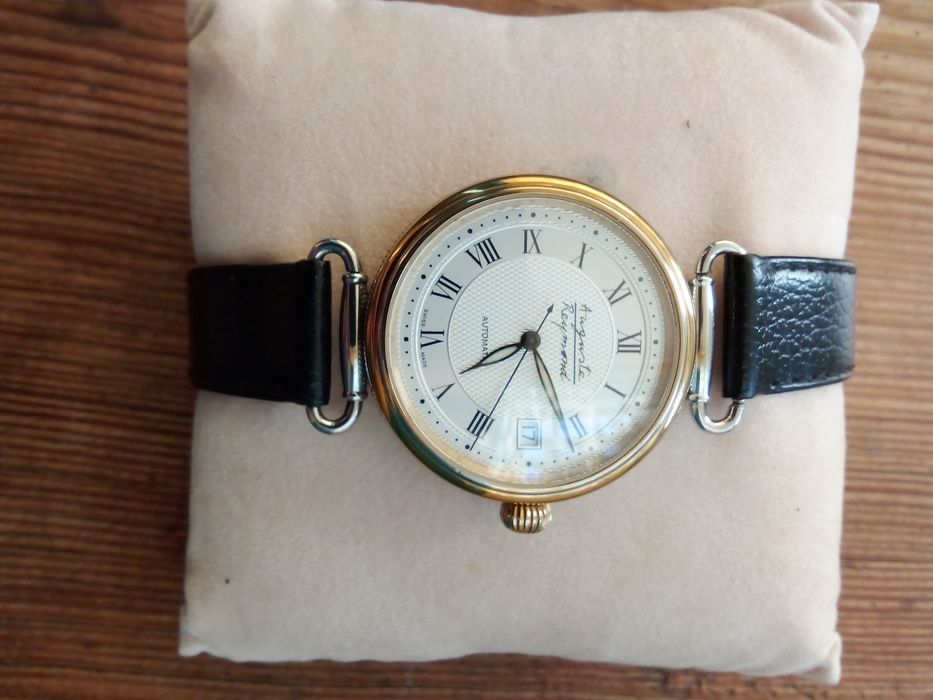 Продається швейцарський годинник,   Огюст Реймон,  в нормальному стані