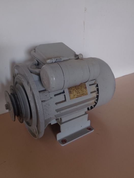 Silnik elektryczny Besel 0.3kW