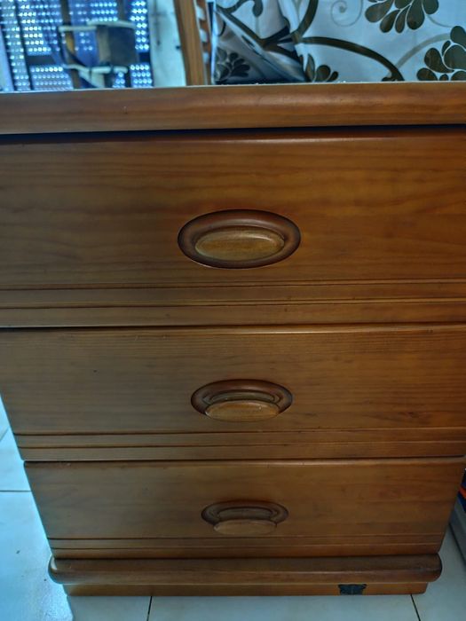 Cama e mesas de cabeceira