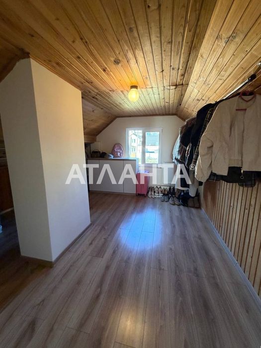 доглянутий будинок у центрі міста Сторожинець