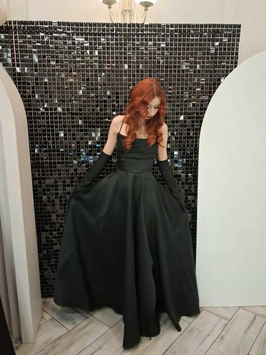 Czarna sukienka elegancka
