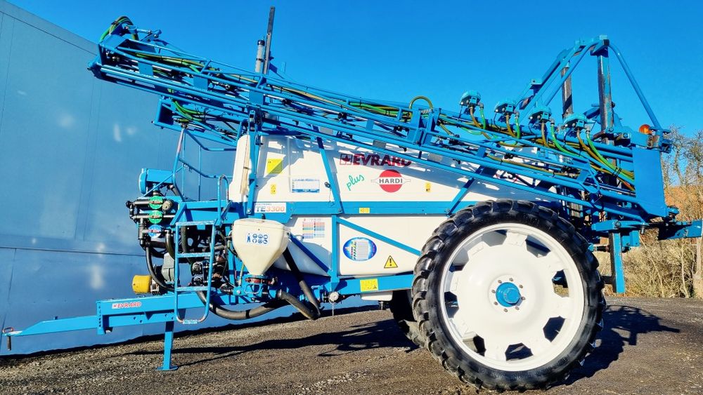 Opryskiwacz Hardi Evrard Plus 3100l 21m/18m 7 sekcji stan B.Dobry 2003
