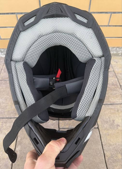 Чорний матовий шолом