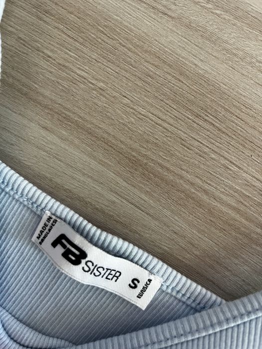 Pastelowy niebieski top