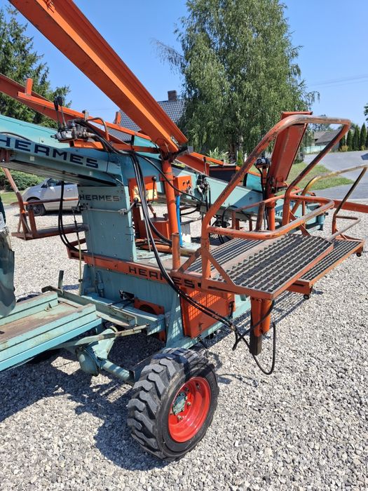 Munckhoff, Plucotrac, Tecno fruit, Zuccal,  Kombajn do zrywania jabłek .