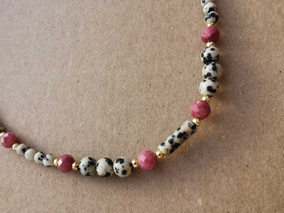 Naszyjnik z naturalnych kamieni jaspis dalmatyński 40 cm plus 5 cm przedłużenia