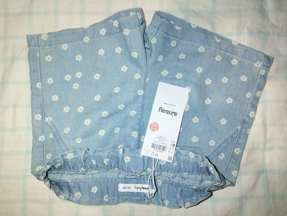 Шорти для дівчинки, розмір 98. Нові