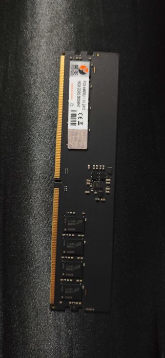 Оперативна пам'ять DDR5 1 плашка 16гб