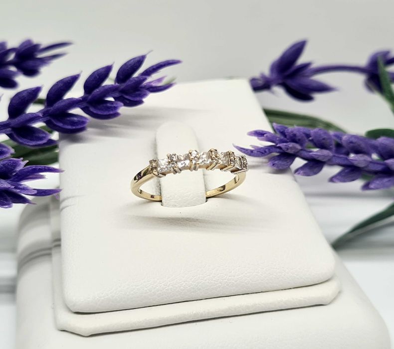 Piękny złoty pierścionek p.585