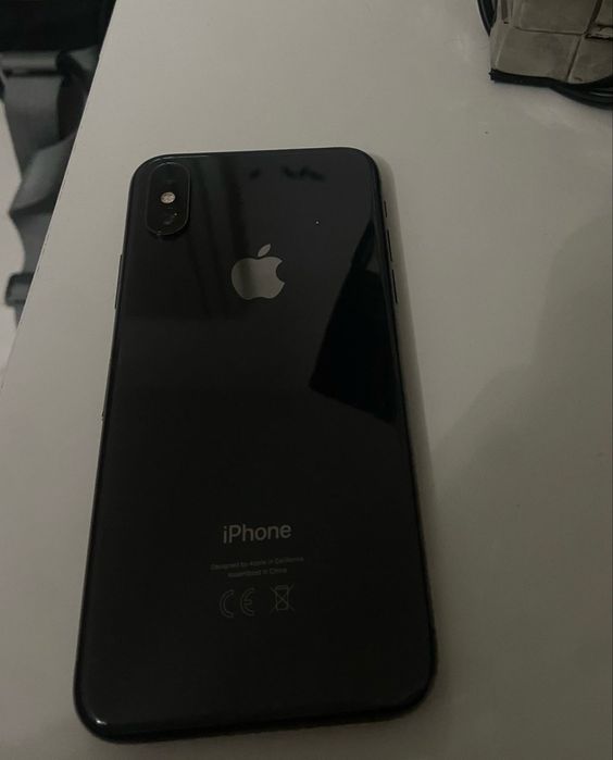 iPhone XS       €7064752239715587120