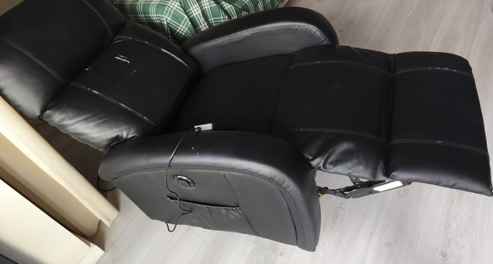 Cadeirão com massagem com várias zonas e calor