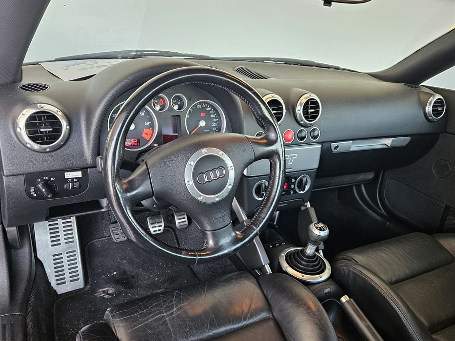 Audi tt 1.8t impecável