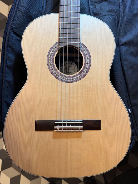 Gitara klasyczna z akcesoriami