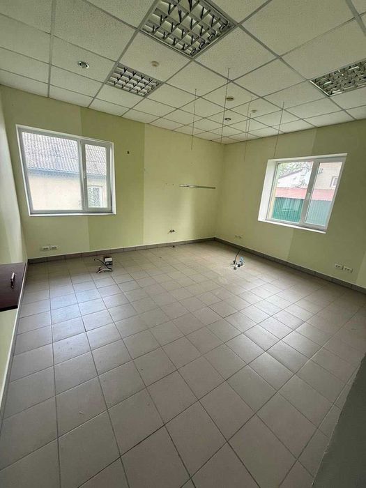 Приміщення в центрі смт Віньківці