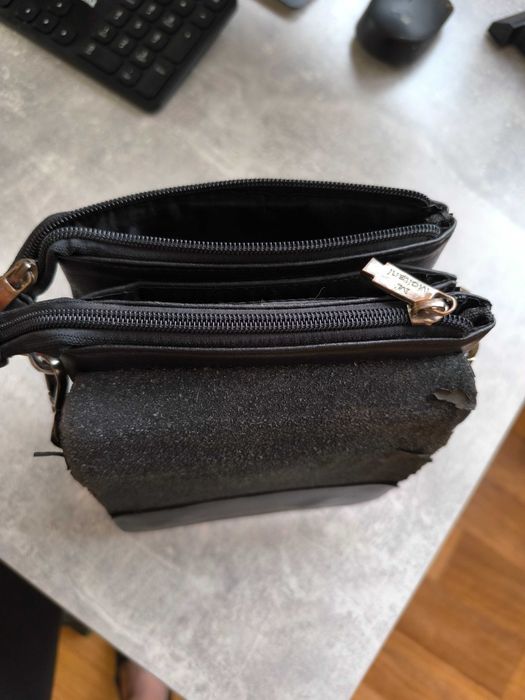 Продам б\у сумку для носіння через плече зі шкір.зама