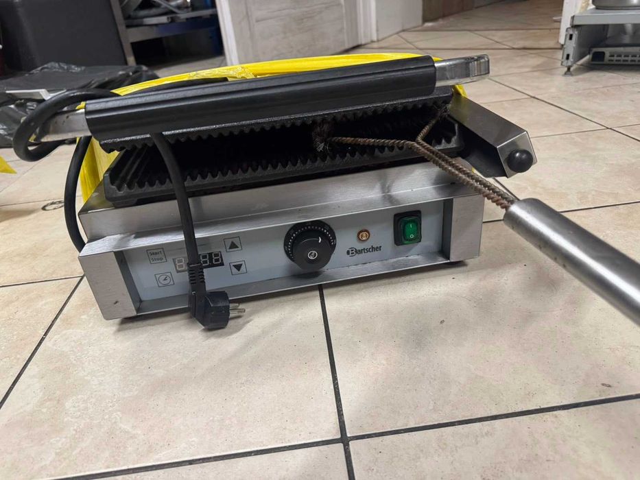 Elektryczny grill kontaktowy Bartscher