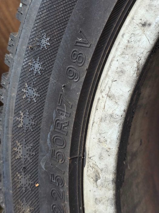 Felgi aluminiowe opony zima 17" Audi 5x112 225/50r17 7,5jx17h2 et45 8k0601025k