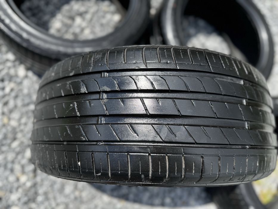 Продам літню резина 235/45/17 23 рік
