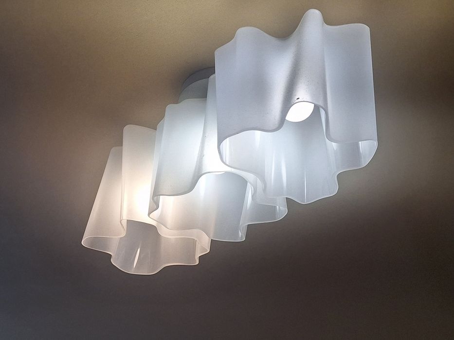 Kultowa lampa ARTEMIDE -lampa sufitowa Micro 3 in Linea firmy Artemide