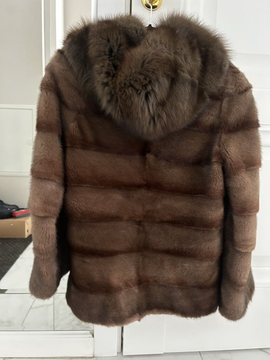Норкова шуба с куницей