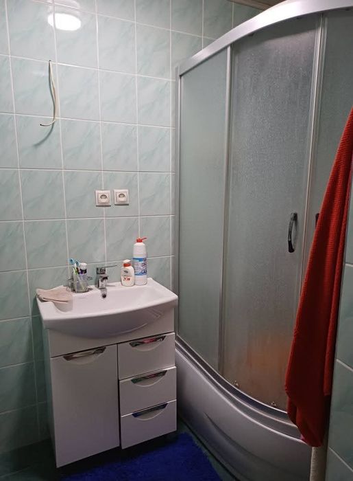 М. Новоселиця. Продається 3-кімнатна квартира