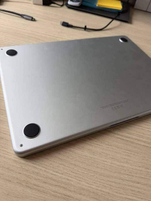 MacBook Air 13,6